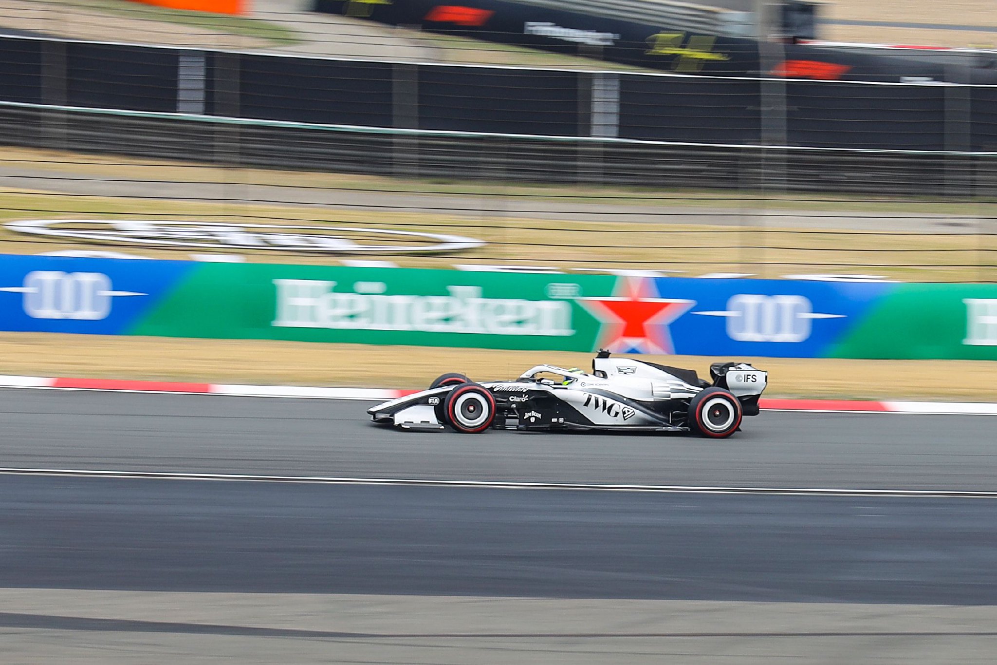 进步仍在继续 F1中国站凯迪拉克双车顺利完赛