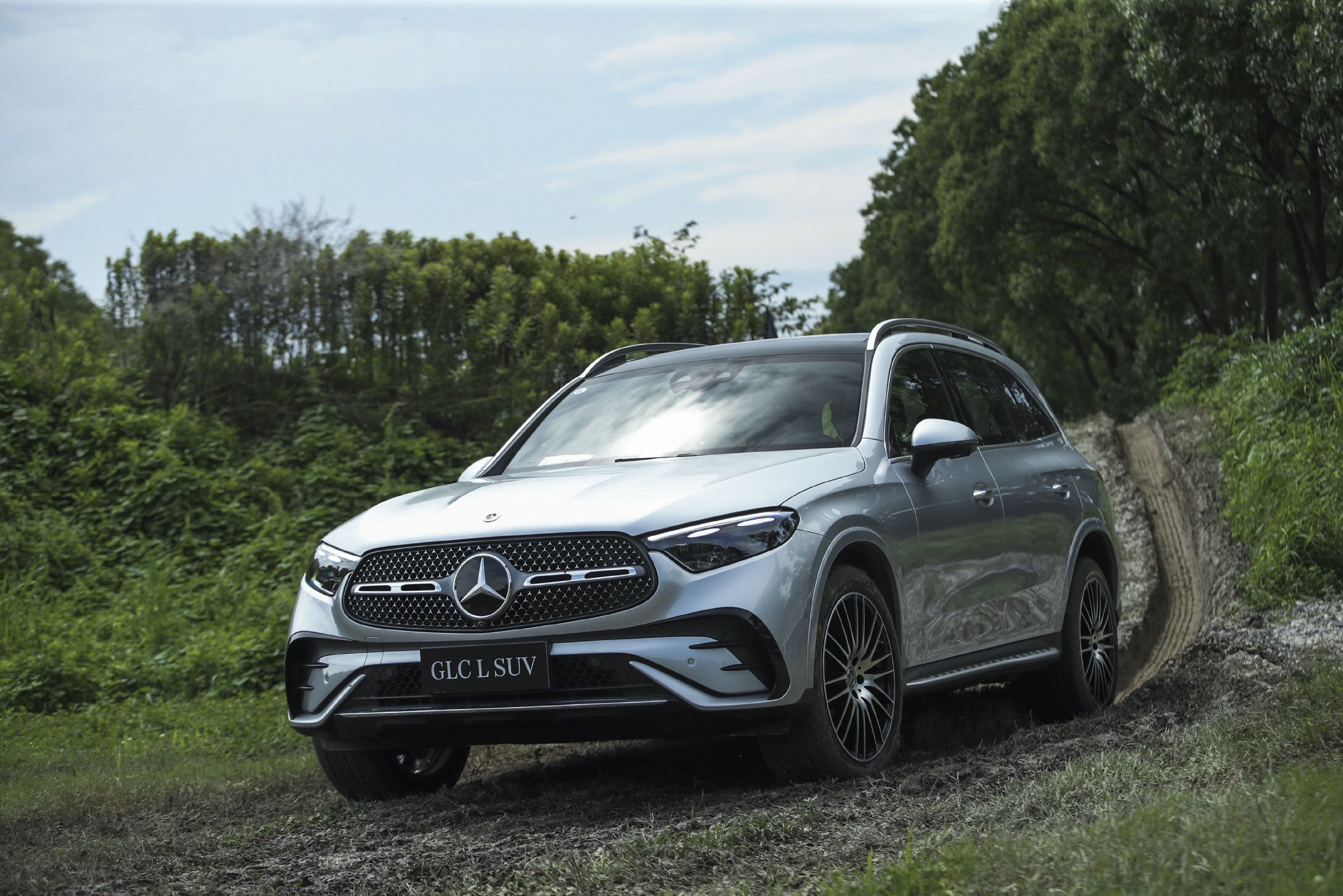 底气十足 一步到位 试驾全新奔驰长轴距GLC SUV