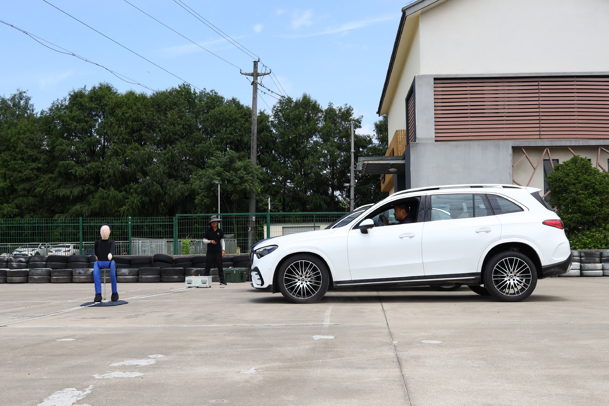底气十足 一步到位 试驾全新奔驰长轴距GLC SUV