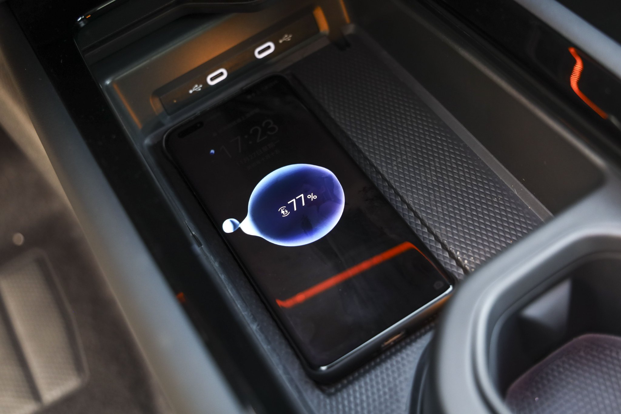 无线充电手机有哪种 9552-d6f9f623c7552e9b02459bd2b3545606.jpg