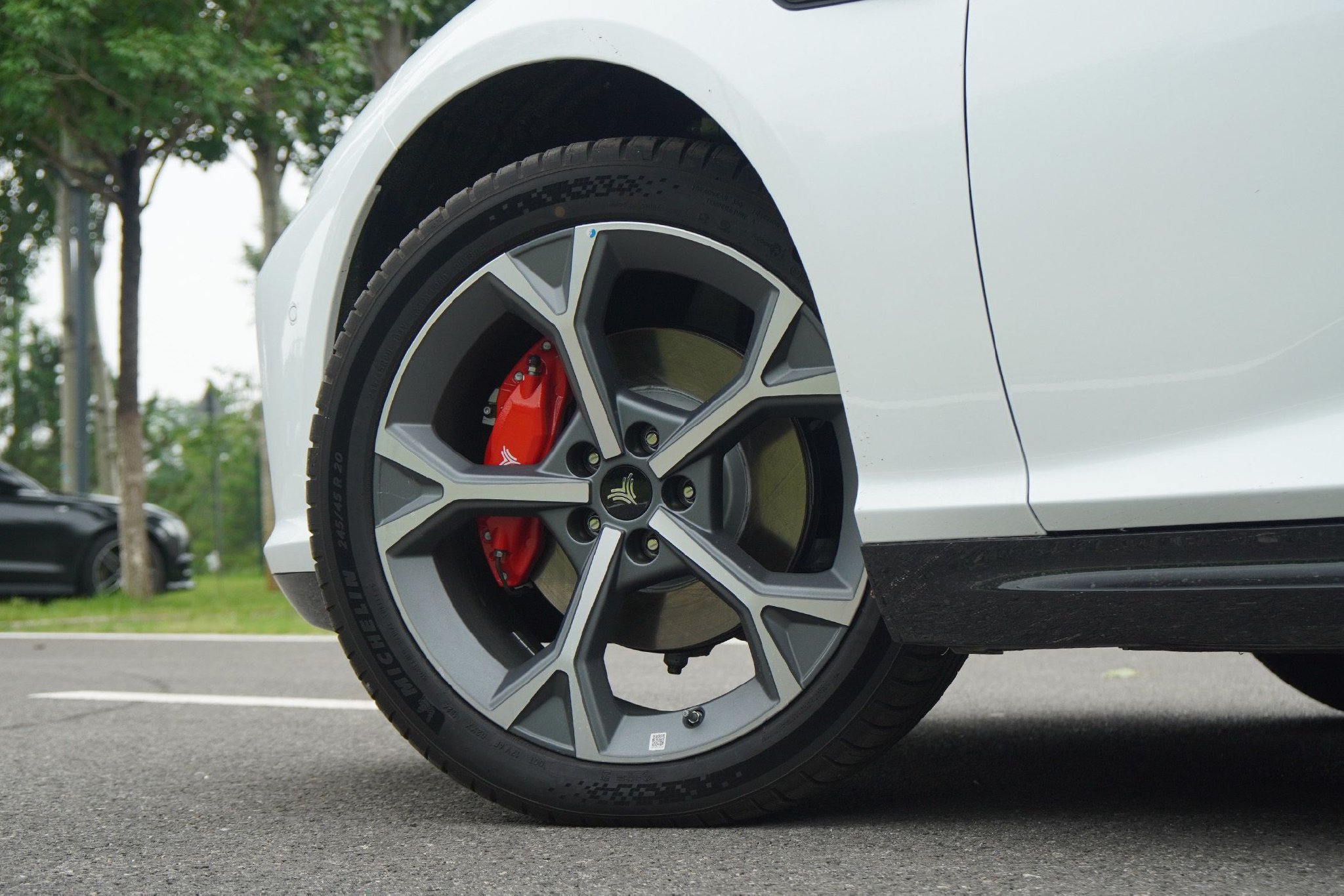 哪吒S猎装正式上市 售价15.99-20.99万元