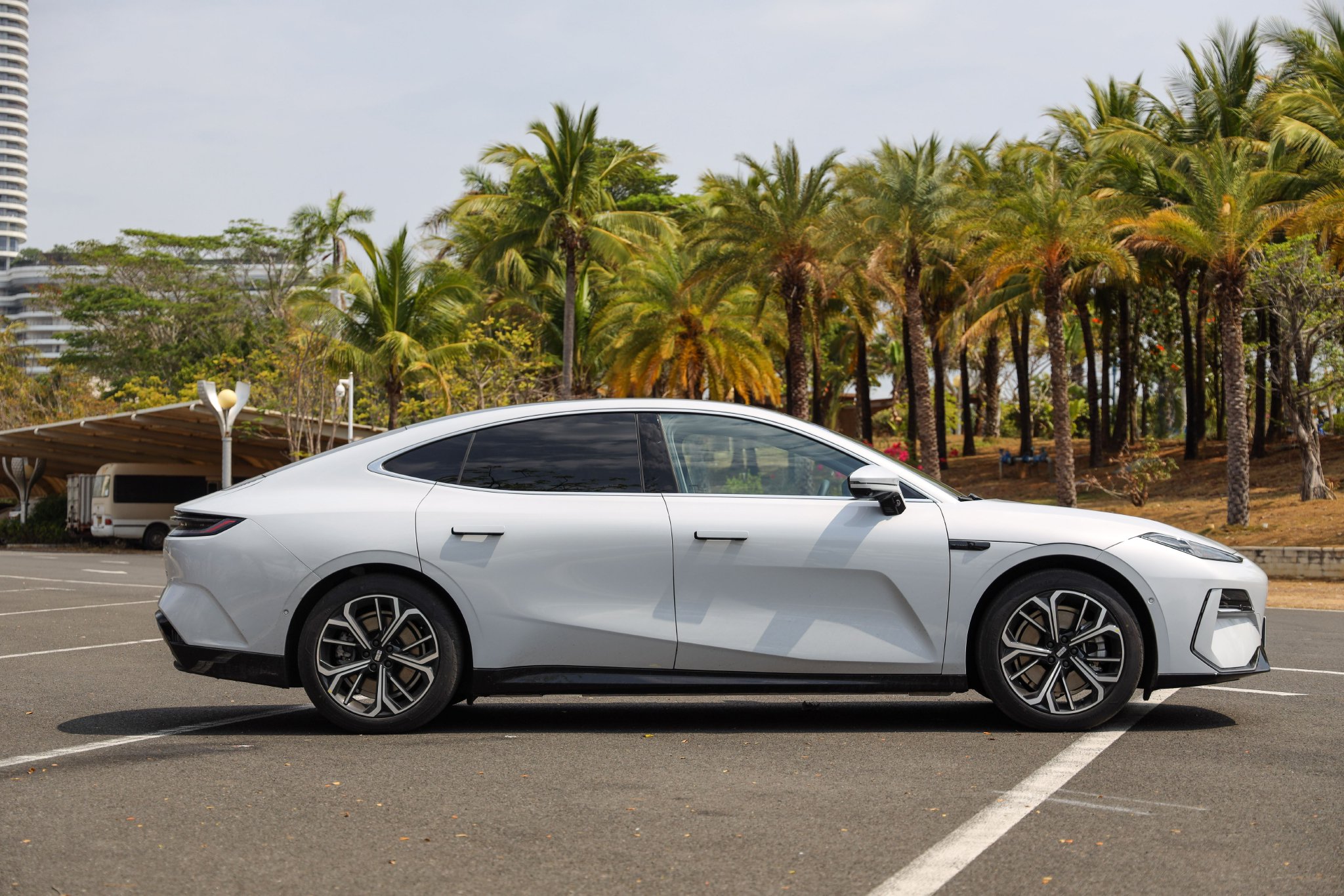 吉利千里浩瀚智驾怎么样?体验全新吉利银河E8高速NOA