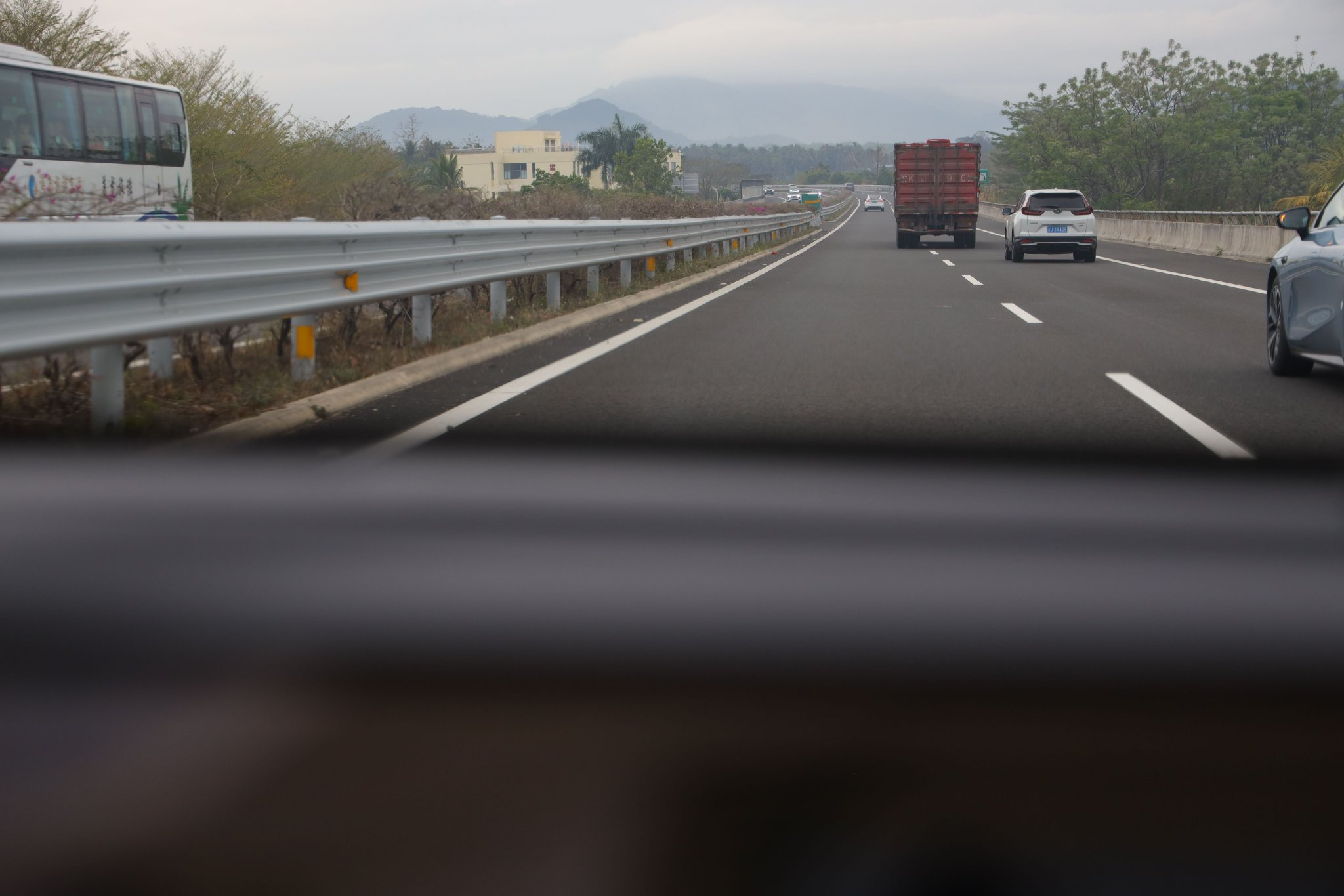 识别大车,远离大车