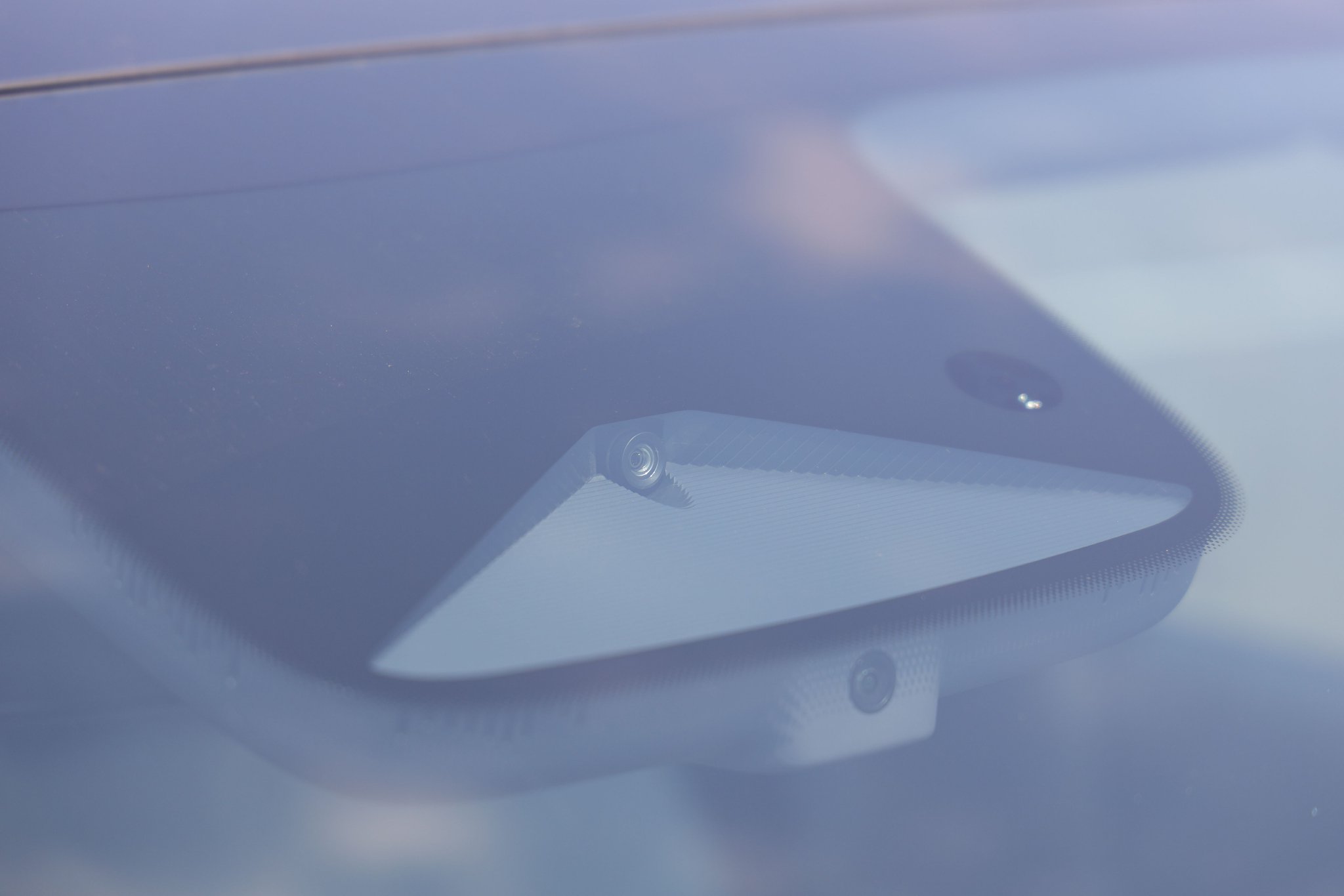 环境感知前摄像头