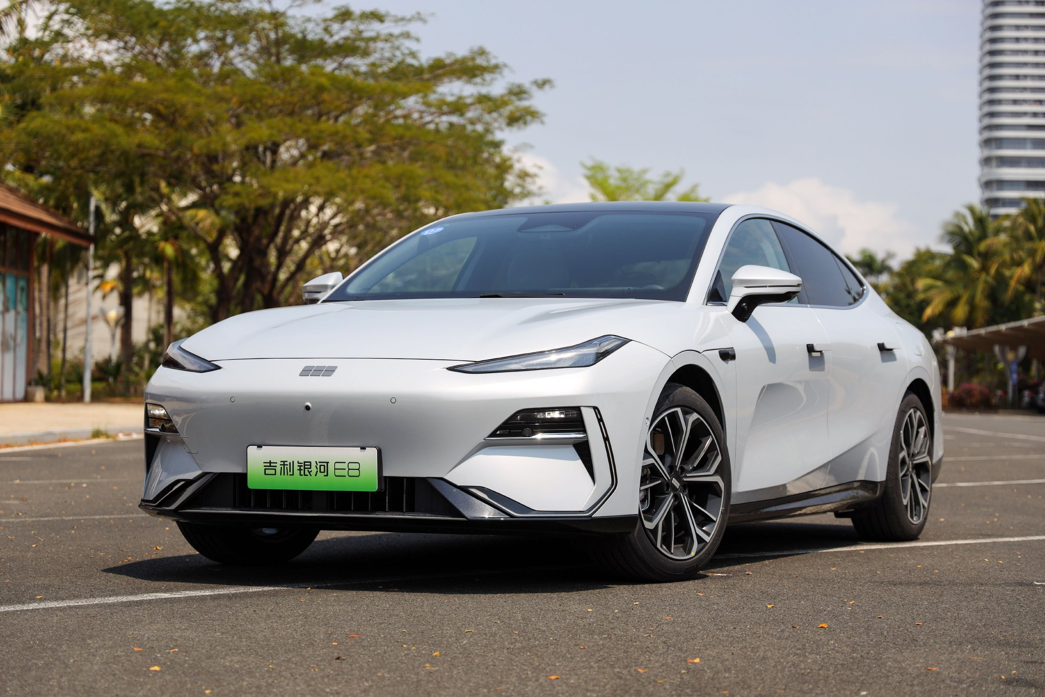 吉利千里浩瀚智驾怎么样?体验全新吉利银河E8高速NOA