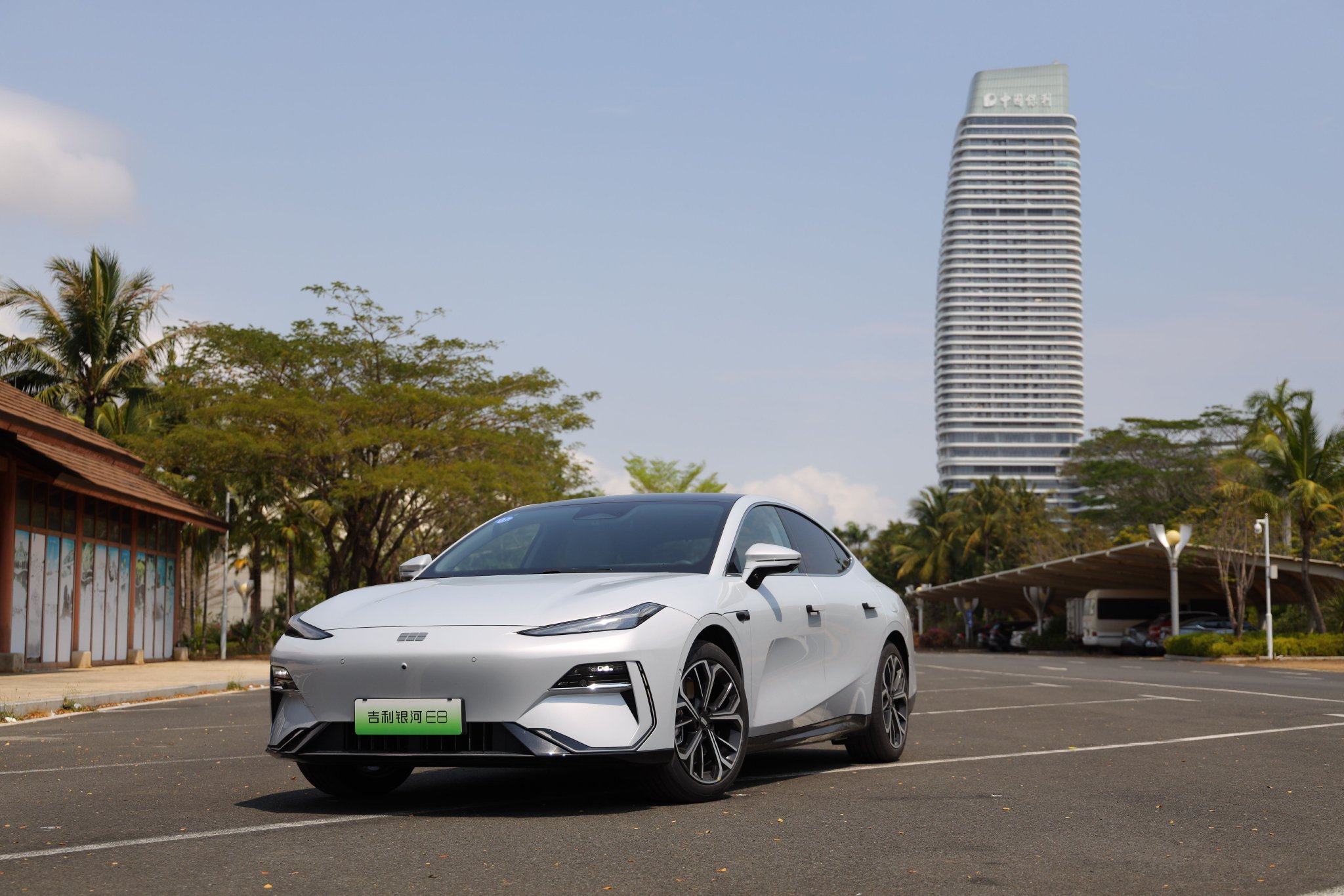 吉利千里浩瀚智驾怎么样?体验全新吉利银河E8高速NOA