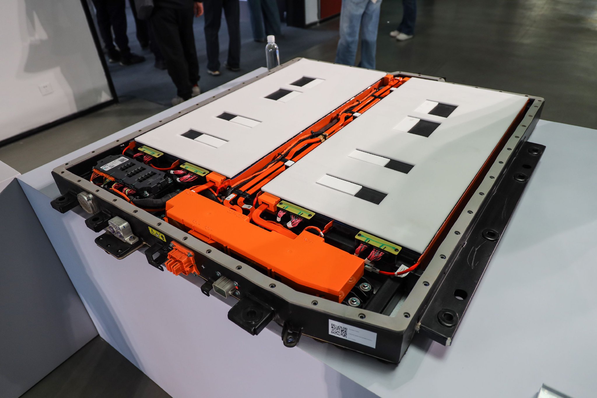 极氪009是800v高压电池吗 5608-48cb8e3083f05898096d9c62e359d9a5.jpg