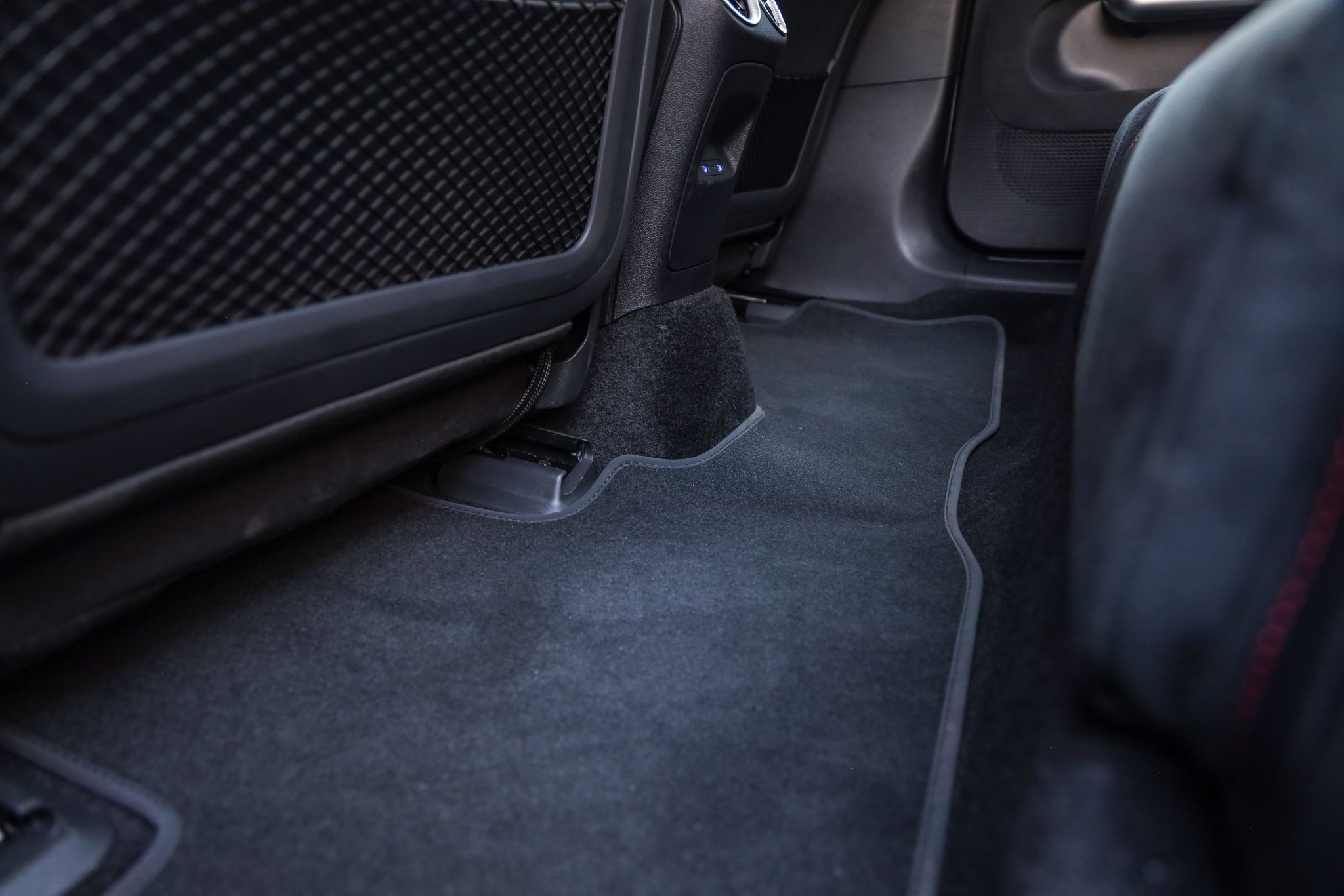 后排平地板设计