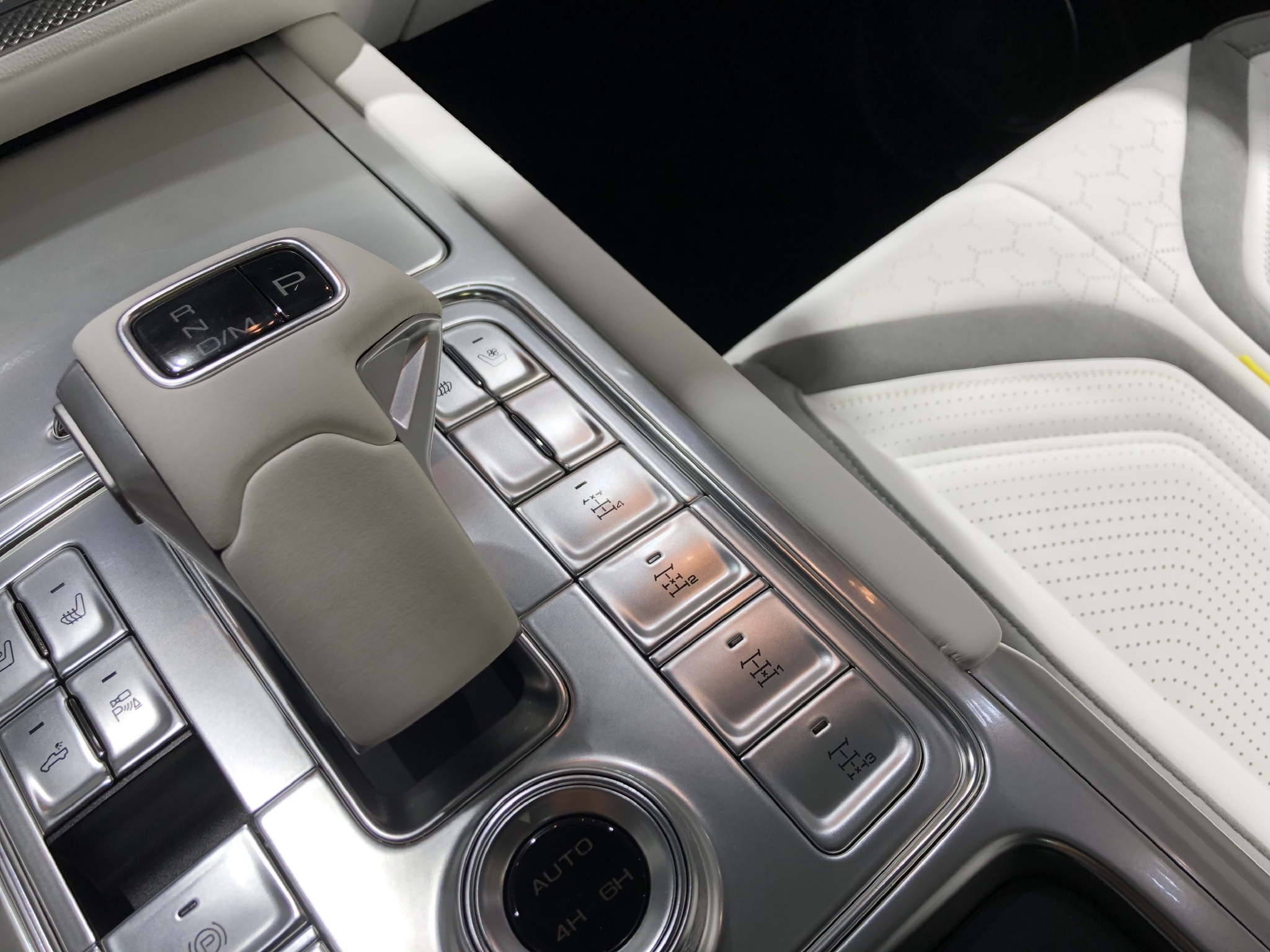 2023上海车展:长城炮6X6、山海炮PHEV等亮相