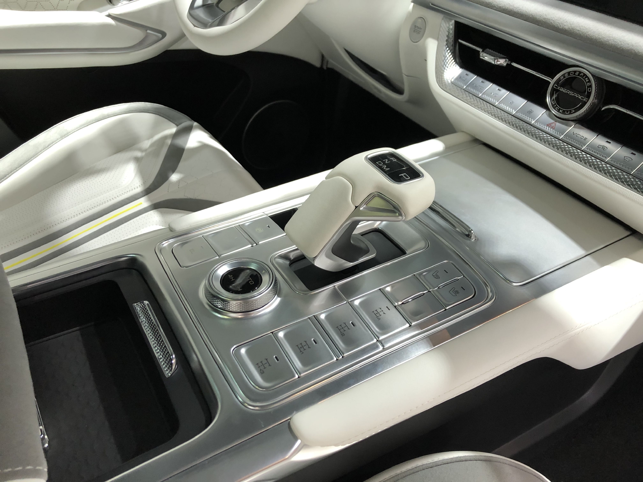 2023上海车展:长城炮6X6、山海炮PHEV等亮相