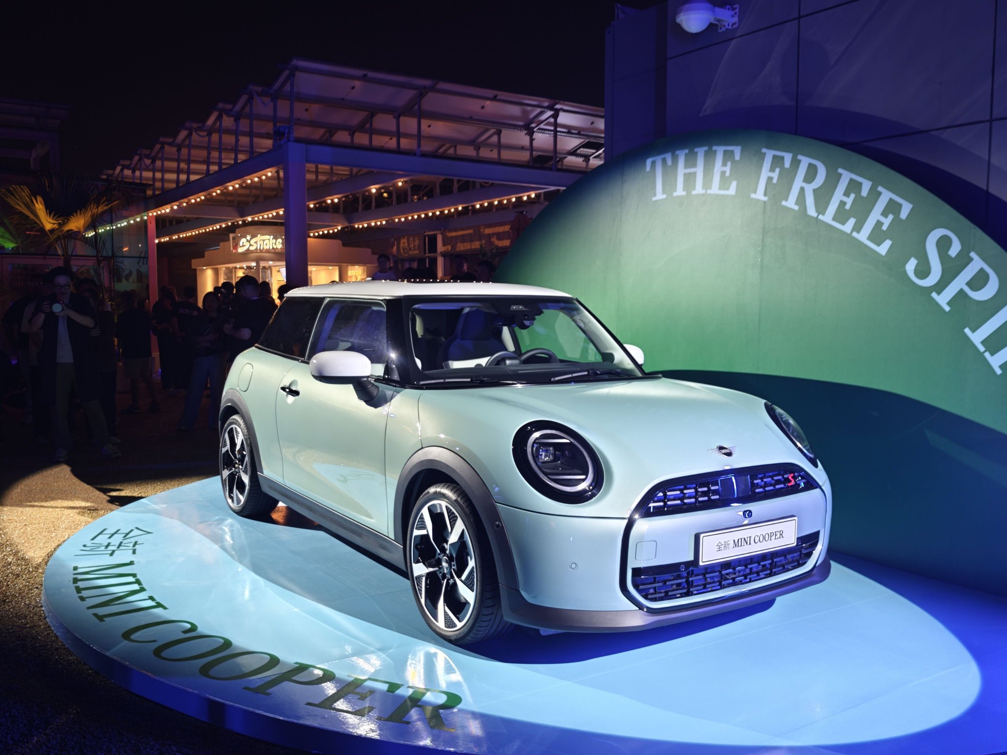 2024北京车展:全新MINI COOPER纯电家族开启预售