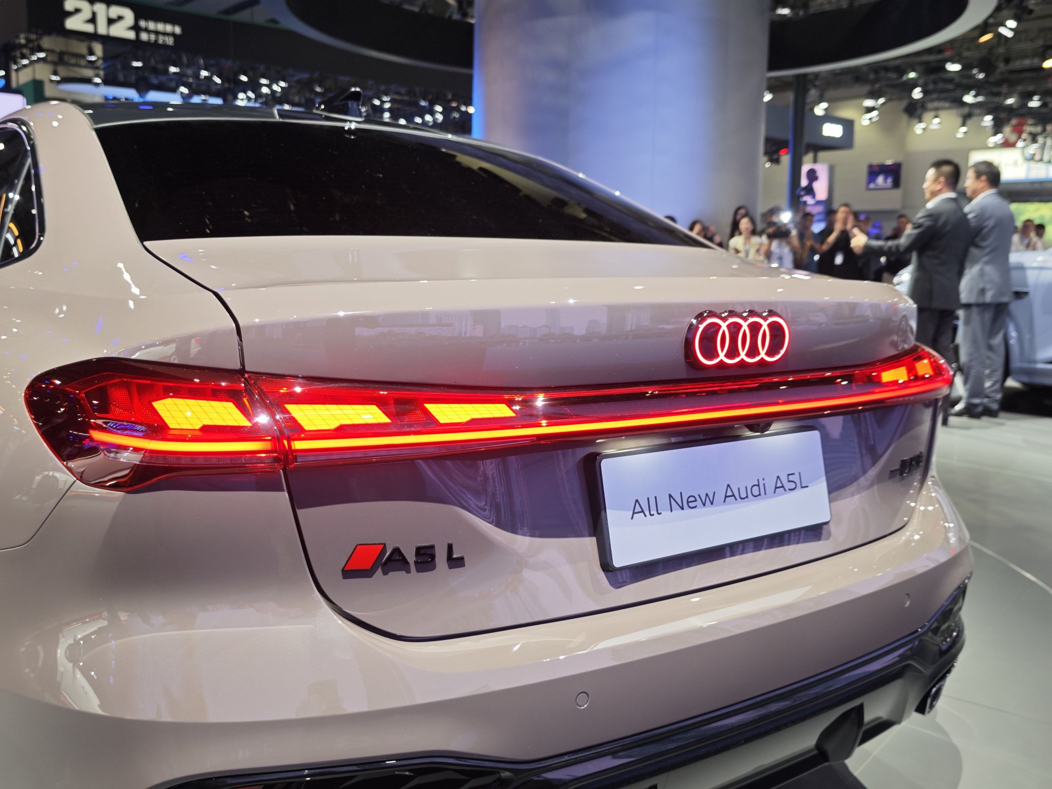 2024广州车展:一汽奥迪A5L首发亮相