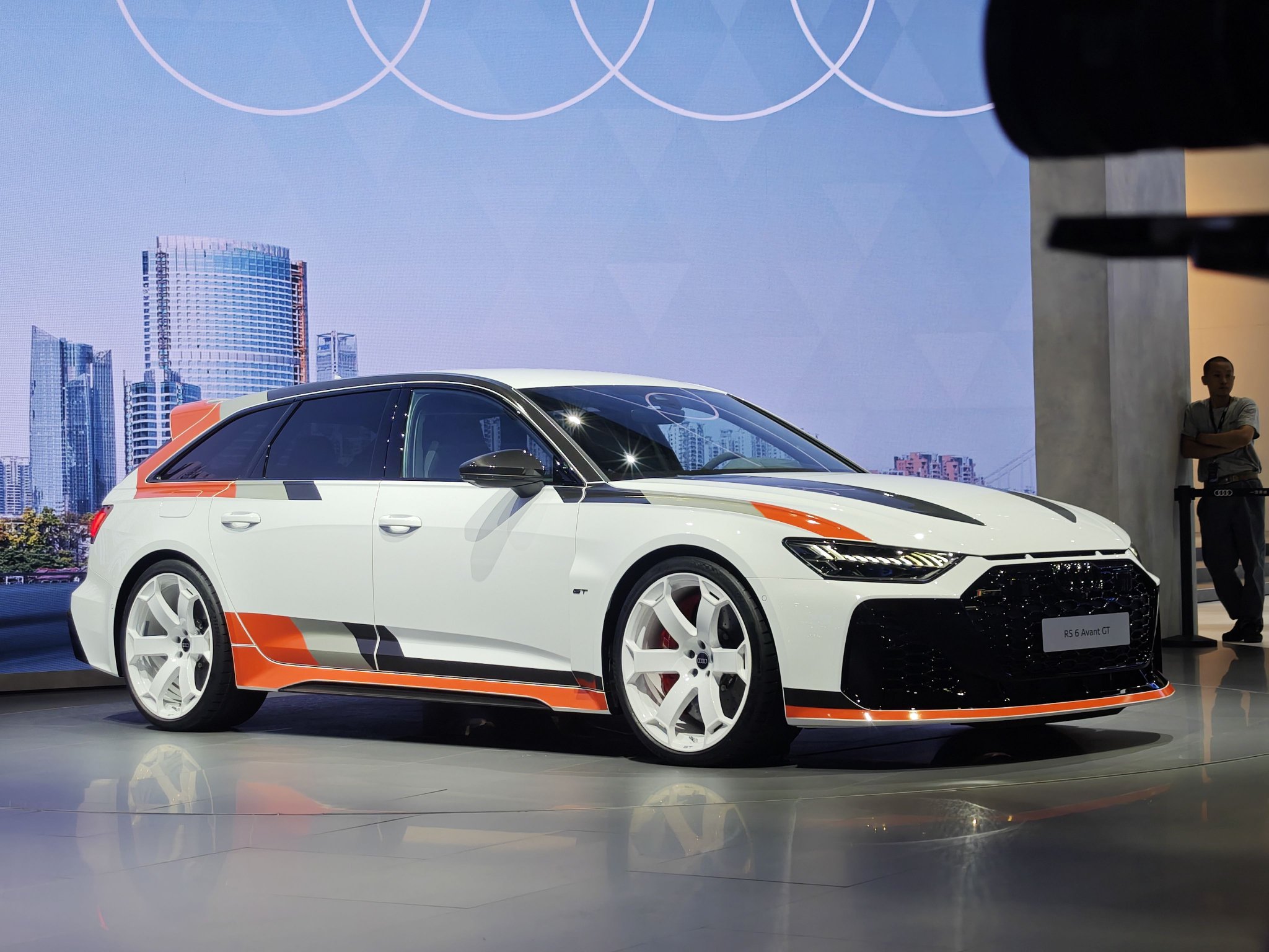 2024广州车展:一汽奥迪A5L首发亮相