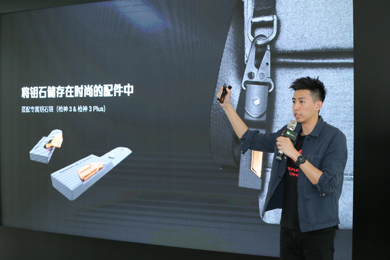 ROG全球电竞笔记本产品经理Jonathan Lee