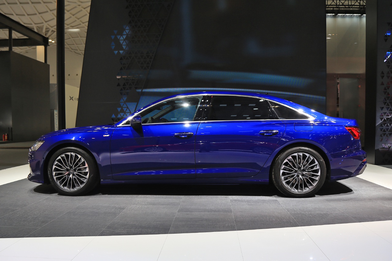 2020海口新能源车展:奥迪A6L e-tron亮相