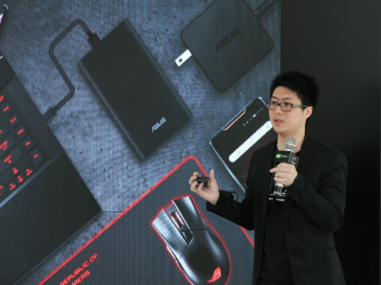 ROG全球电竞笔记本产品经理Charles