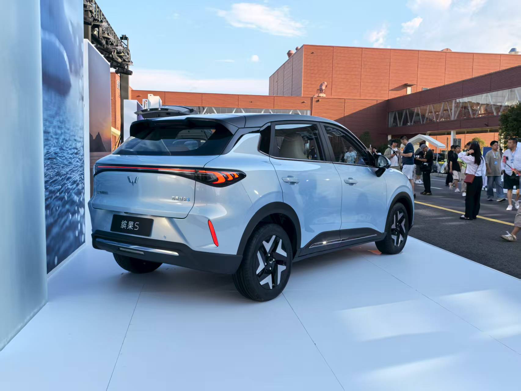 6.88-8.18万元 上汽通用五菱缤果S开启预售