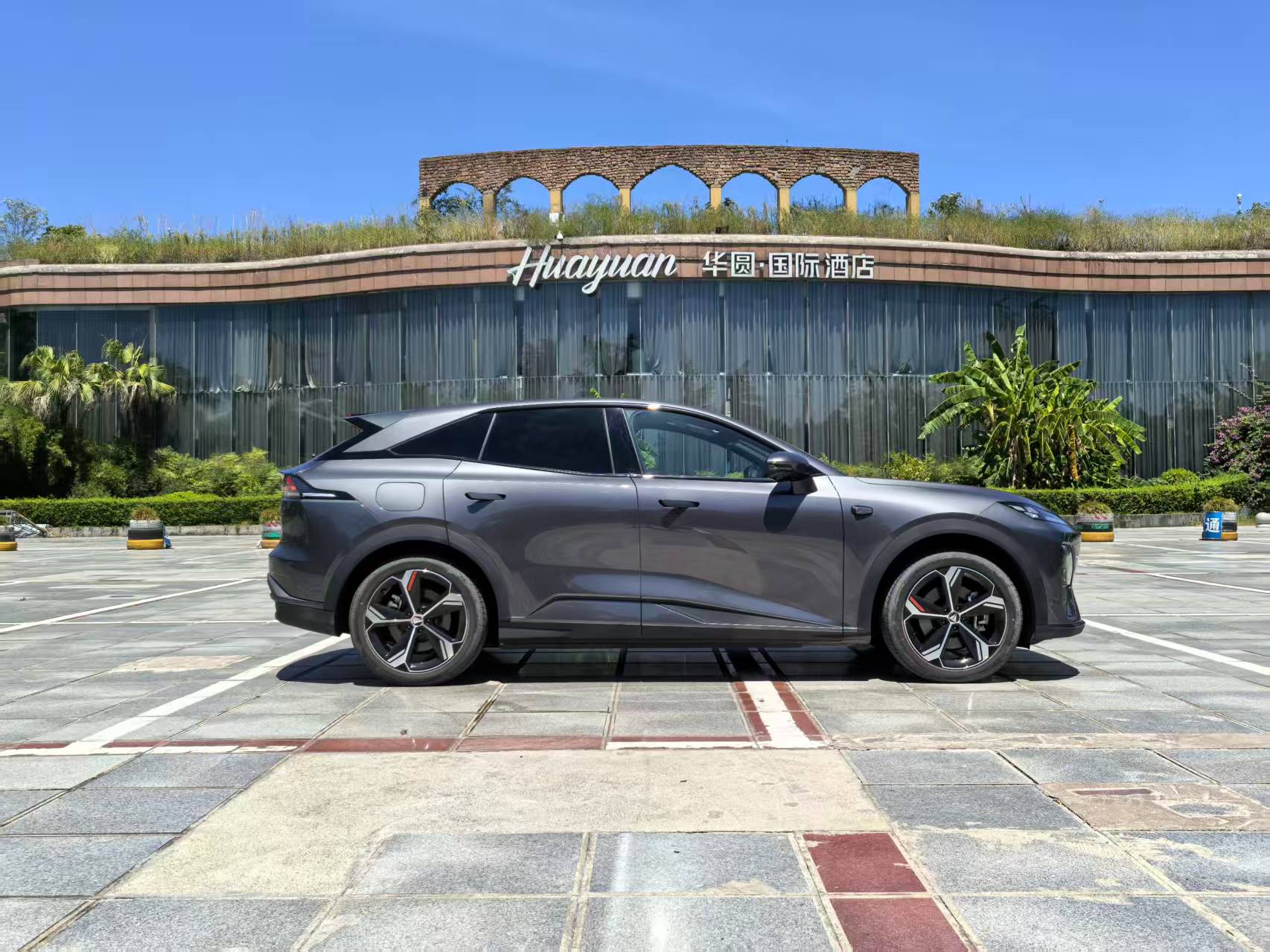 新款深蓝S07正式上市交付 售价15.69-17.39万元