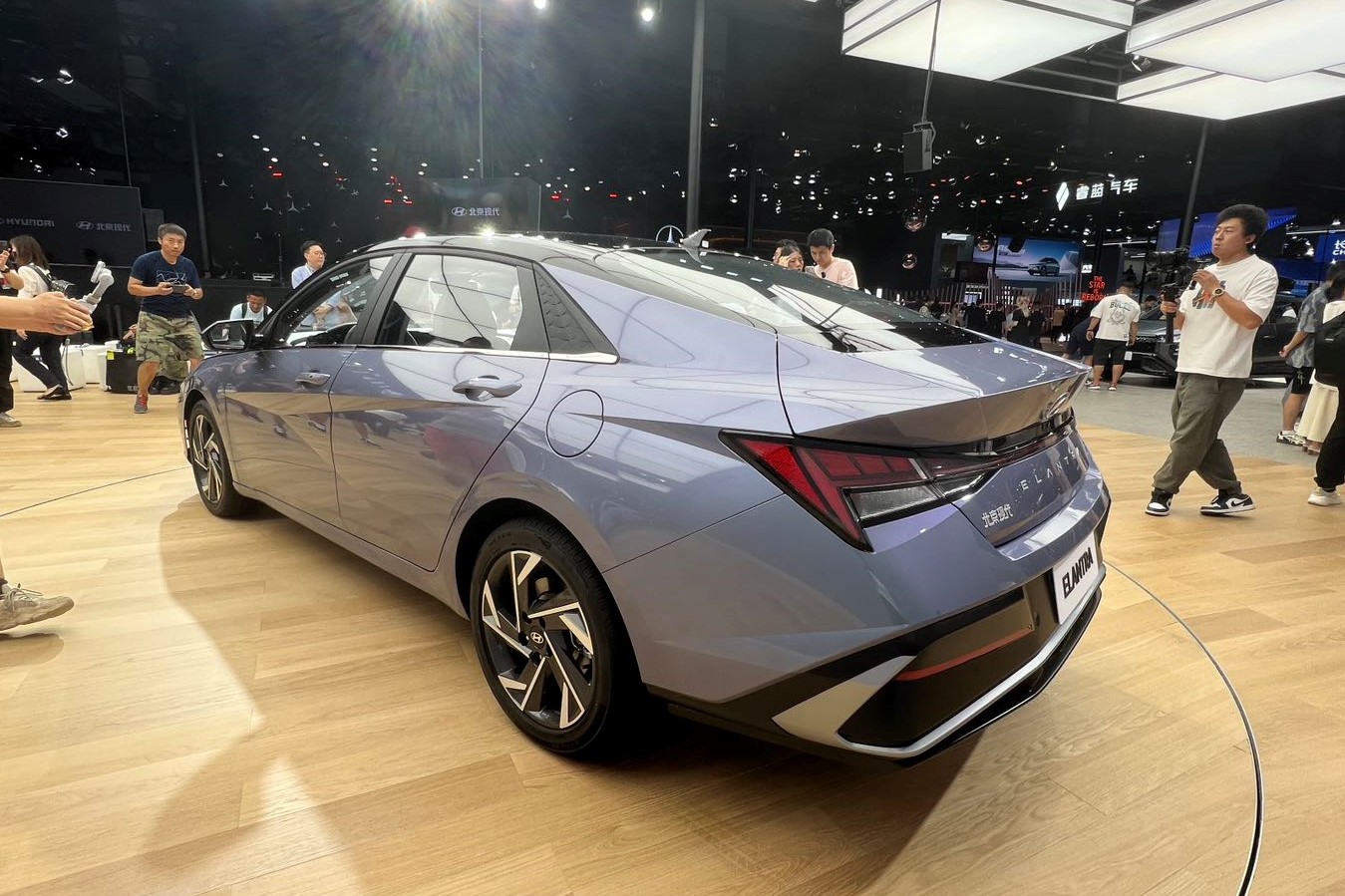 2023成都车展:北京现代全新伊兰特正式亮相