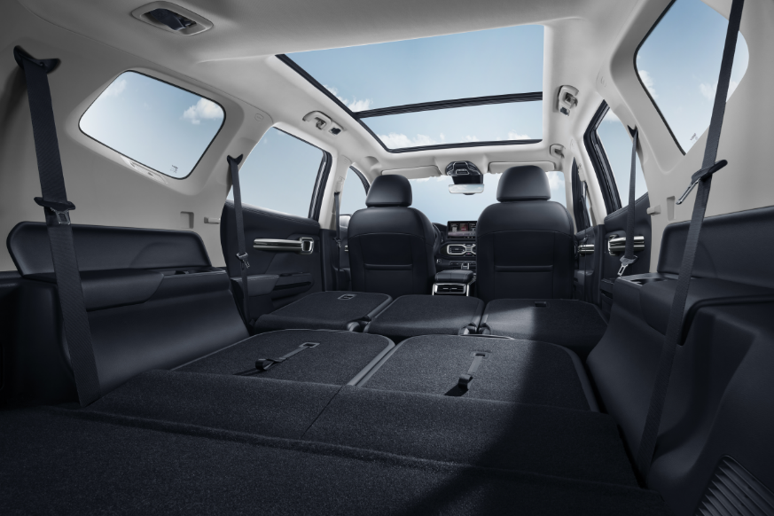 自带2.2米大床?吉利豪越的空间细节