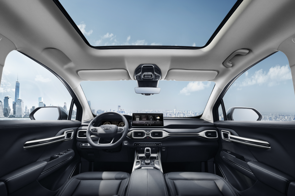 自带2.2米大床?吉利豪越的空间细节