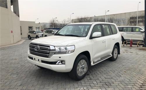 19款酷路泽4000中东版现车陆巡配置报价