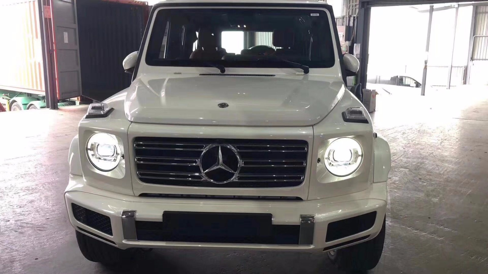 19款奔驰G500港口现车到店颜色齐