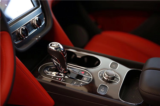 宾利添越4.0顶级四座奢华SUV放肆优惠价