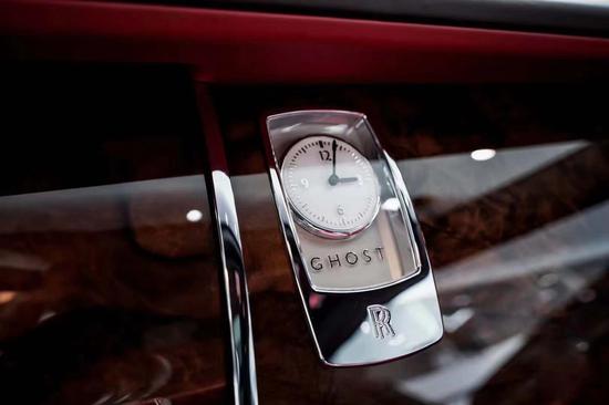 2021款劳斯莱斯古斯特标准版VS加长版最