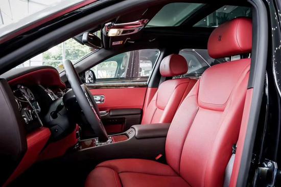 2021款劳斯莱斯古斯特标准版VS加长版最