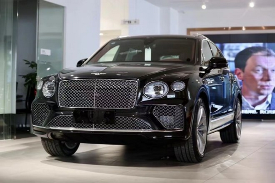 宾利添越混动大促销 港口多台现车可提