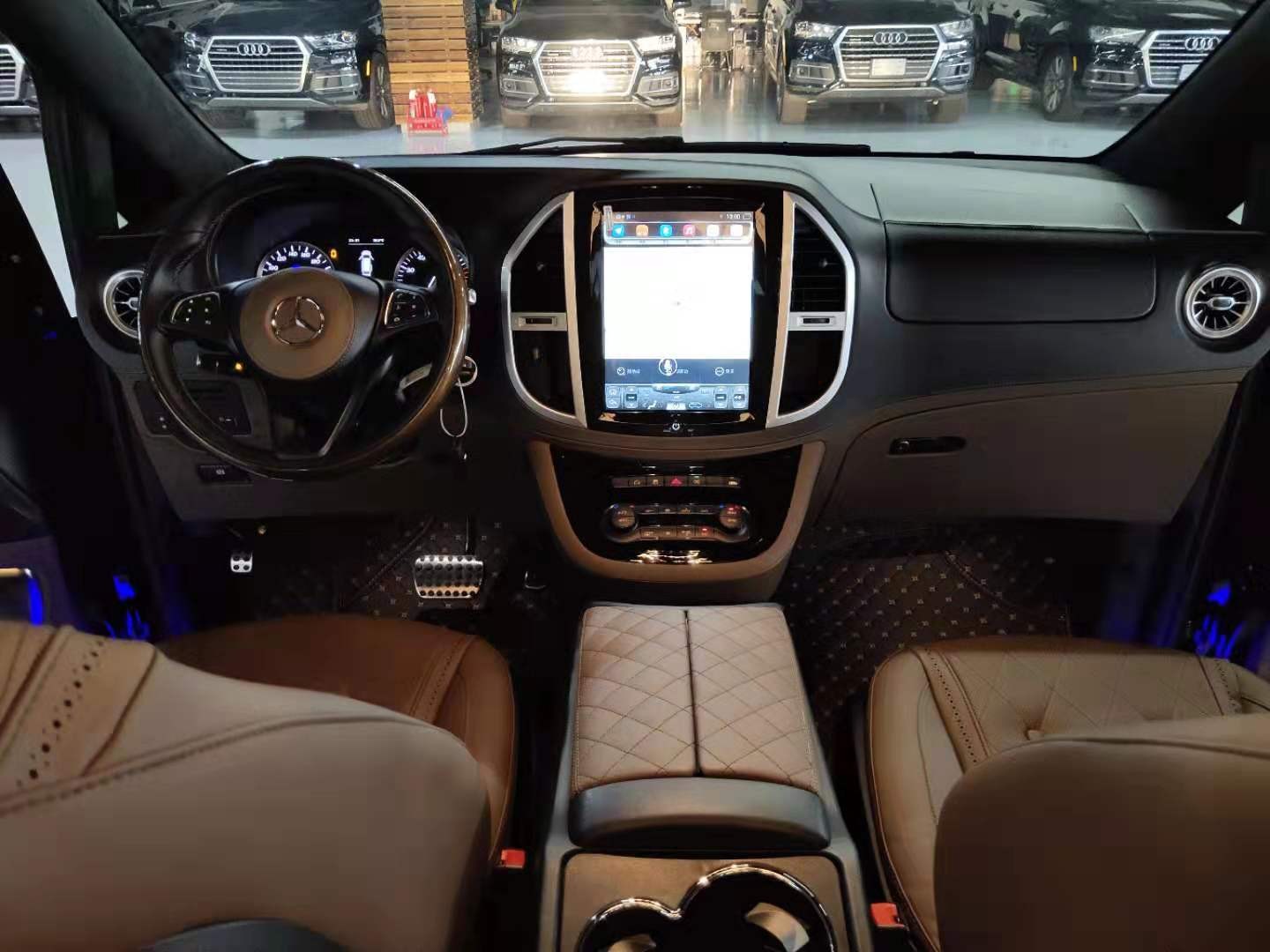 19款奔驰威霆商务车 改装七座现车价格