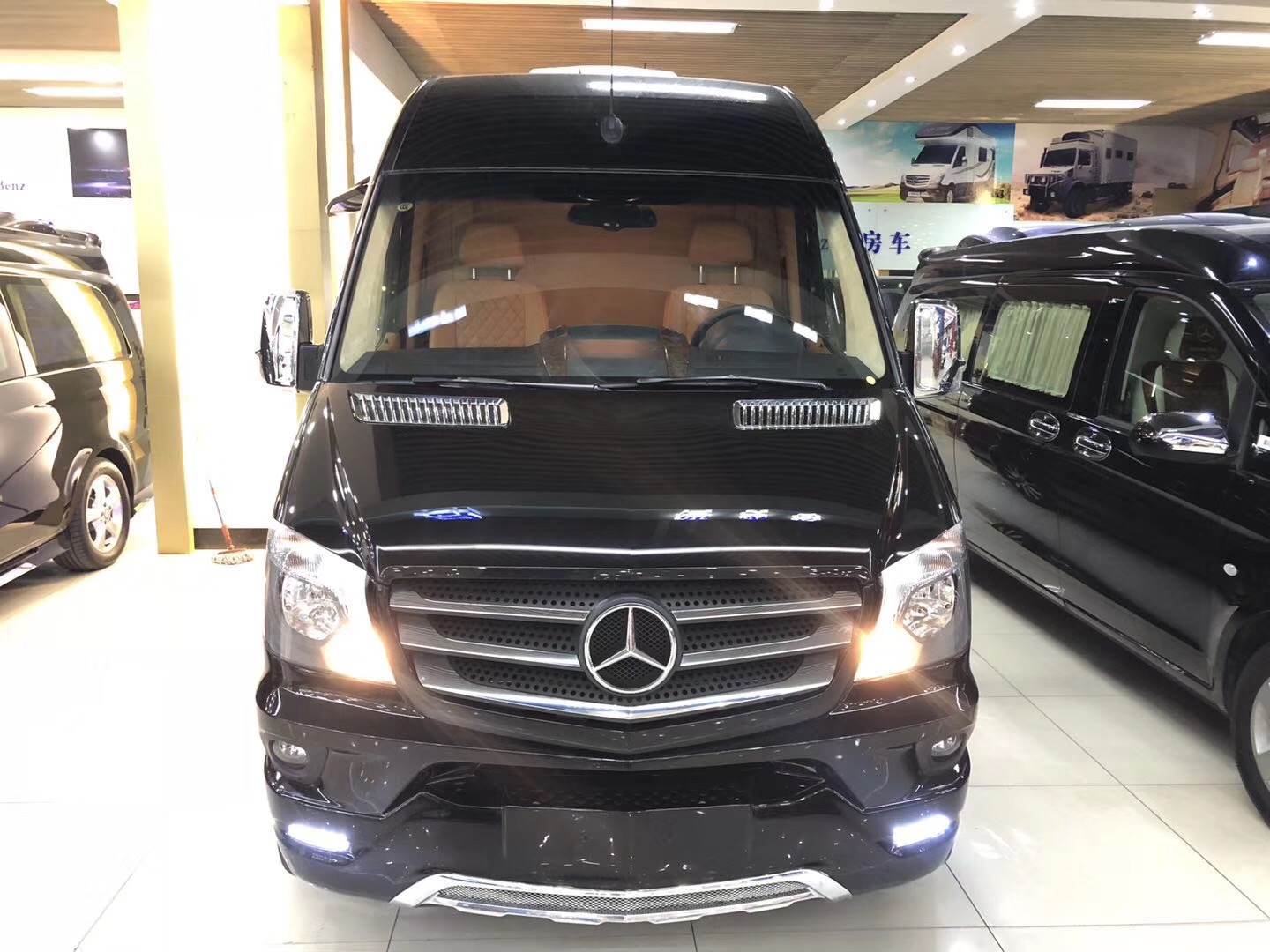 19款奔驰斯宾特云锦版商务车接受预定