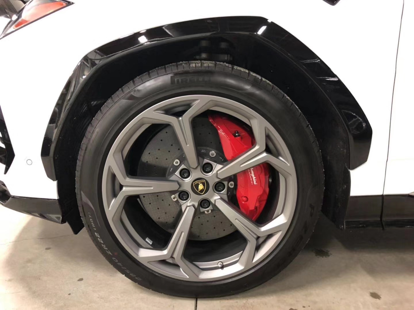 19款兰博基尼URUS现车分期 颜色配置丰富