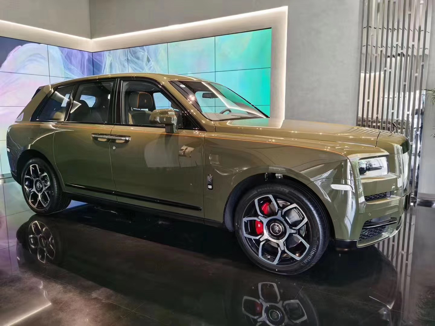 20款劳斯莱斯库里南鸟巢定制版最新报价