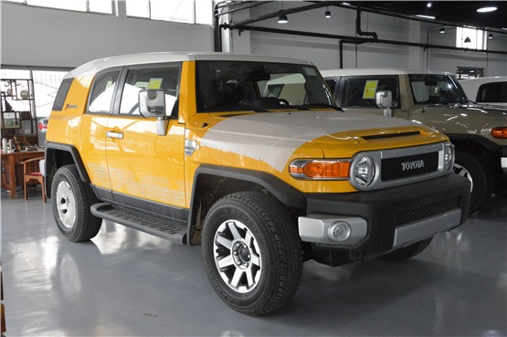 2020款丰田FJ酷路泽经典越野SUV热门车