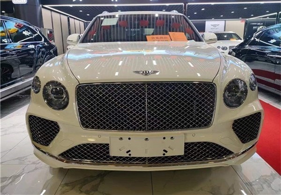 2021款宾利添越实拍现车 360万限时抢购