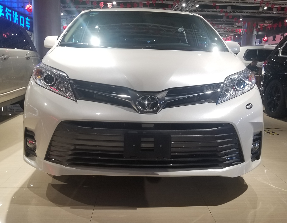 2020款丰田塞纳报价 两驱XLE本家促销