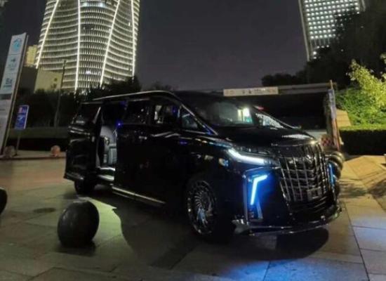 丰田埃尔法加长版plus黑天鹅最新行情