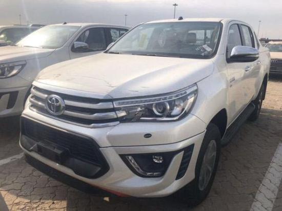 2020款丰田海拉克斯4.0汽油皮卡超强悍