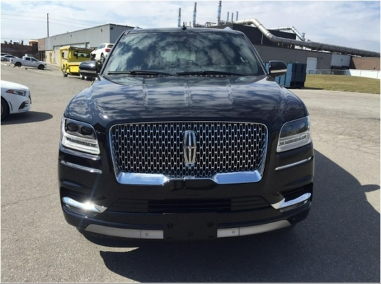 2021款林肯领航员加版黑/棕四驱长轴SUV