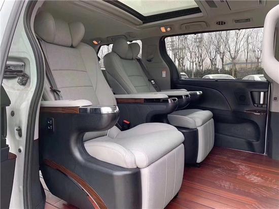 贵宾热线:15771111116(同微信)