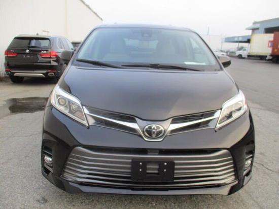 20款丰田塞纳配置天津港现车价格