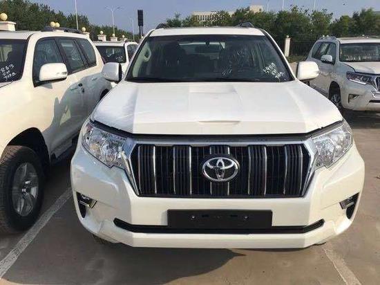 2019款中东版丰田霸道2700优惠的越野车