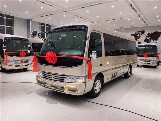 丰田考斯特12座现车报价 改装极其完美