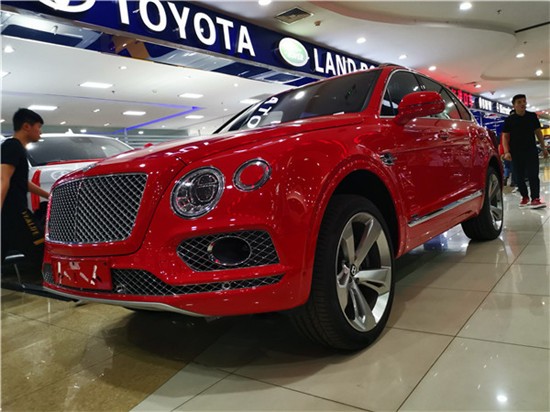 2018款宾利添越4.0T柴油七座 新时代典范