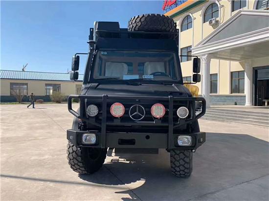 进口奔驰乌尼莫克超级房车越野从没怕过