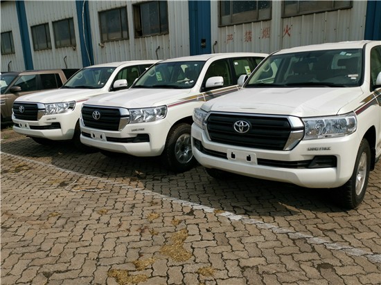 2019款丰田酷路泽4000 低配丐版现车报价