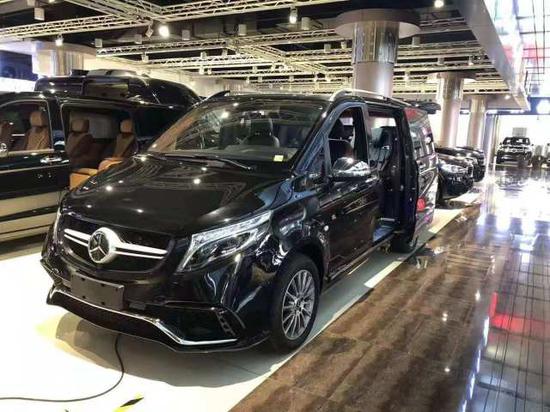 19款奔驰商务定制房车港口专业改装