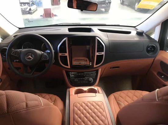 奔驰威霆商务车 升级改装高顶隔断报价